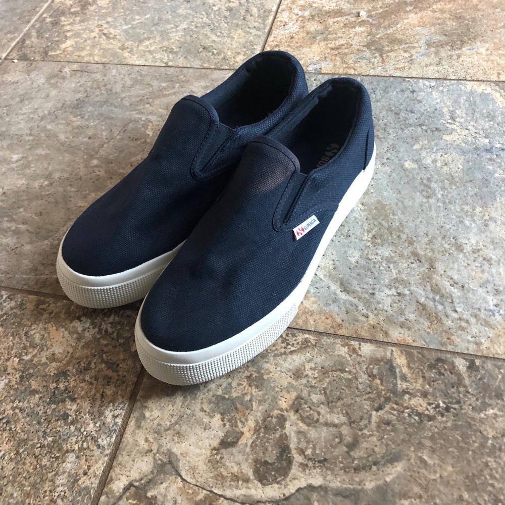NWOT Supergas, navy blue, size 9 women’s,
